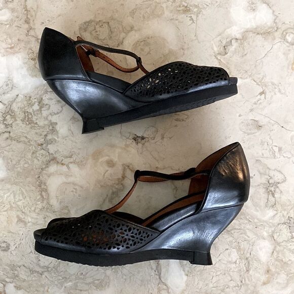 Gentle Souls Leather Peep Toe Wedge Sandals - Picture 5 of 16